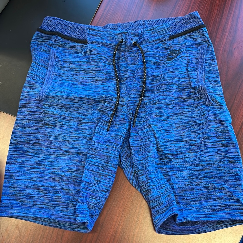 Nike men’s medium sweatpants short